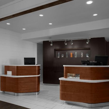 Courtyard By Marriott Charleston Саммервилл Экстерьер фото