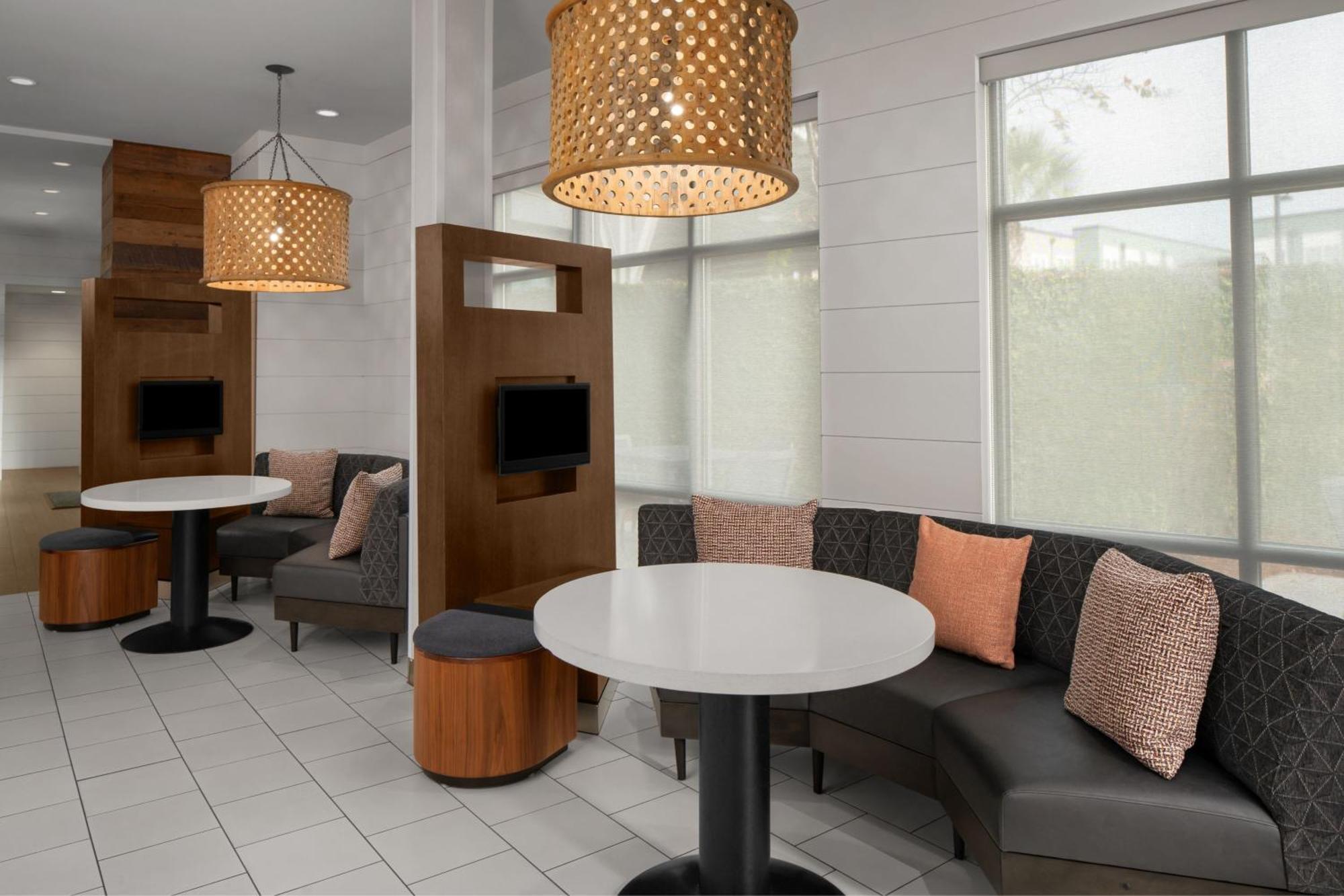 Courtyard By Marriott Charleston Саммервилл Экстерьер фото