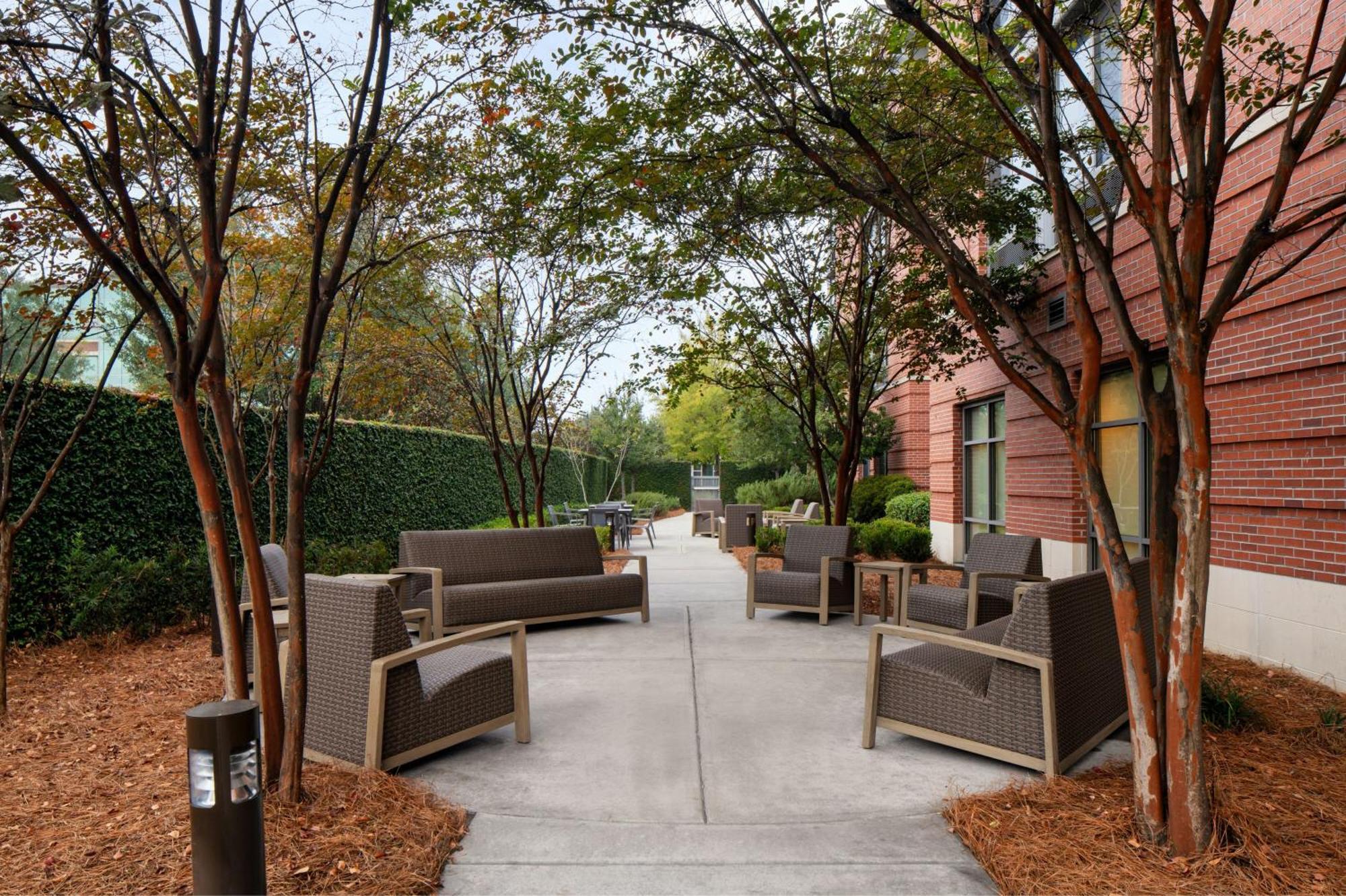Courtyard By Marriott Charleston Саммервилл Экстерьер фото